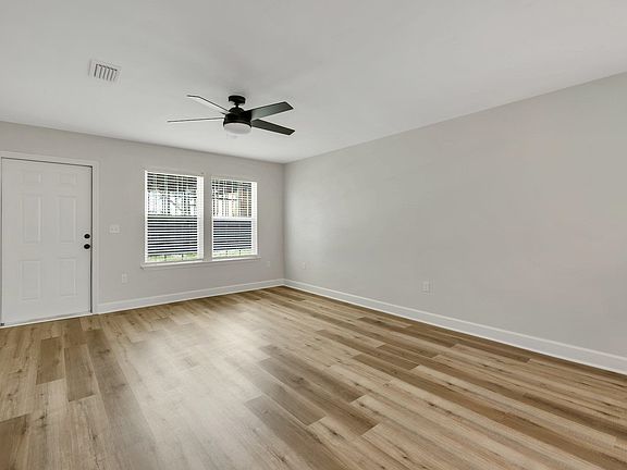 5th image of 2034 W Jefferson St