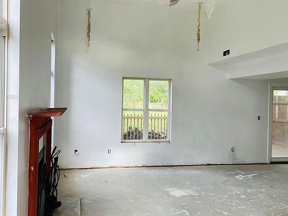 4th image of 944 Foxcroft Pl