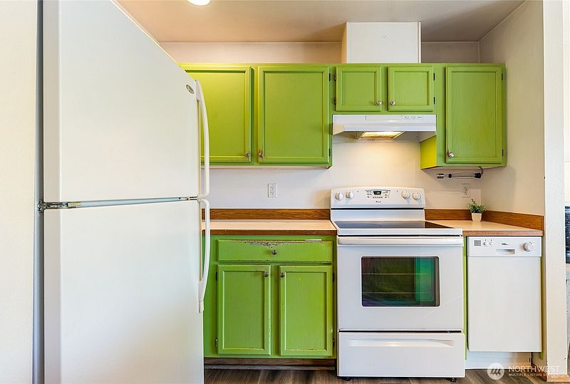2nd image of 264 W Maberry #202