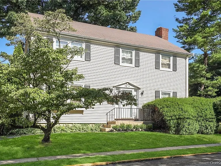 47 Wendt Ave — Photo 2