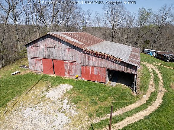 3rd image of 465 Lone Cedar Trl