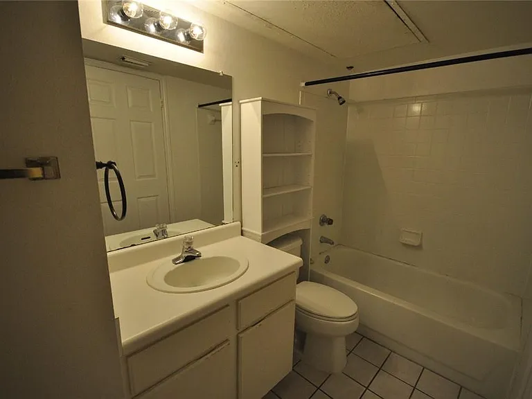 501 W 26th St #222 — Photo 5