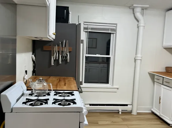 17 Catherine St, Burlington, VT 05401