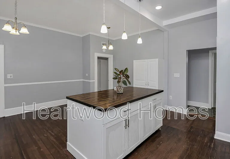 2417 Clark St #B — Photo 19