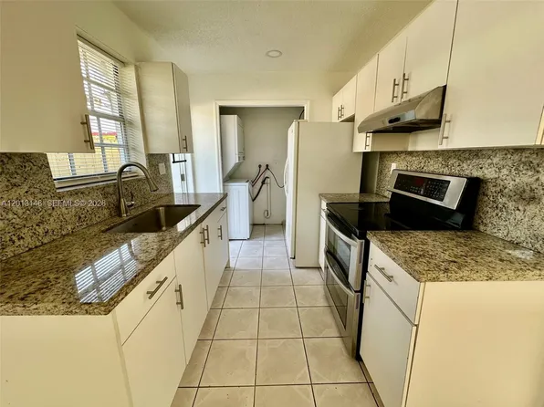 666 W 17th St #1, Hialeah, FL 33010