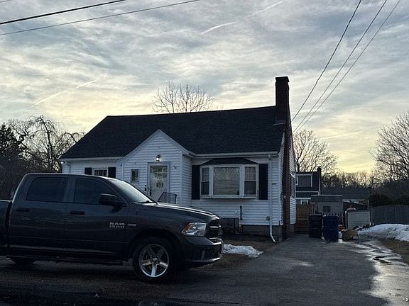 2nd image of 2 Chapel Rd