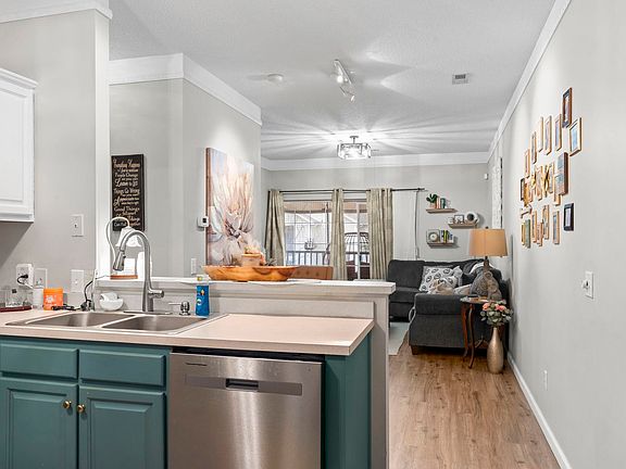 3rd image of 4209 Sweetwater Blvd. #209