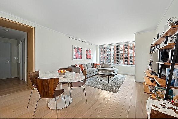 1st image of 212 Warren St APT 5A