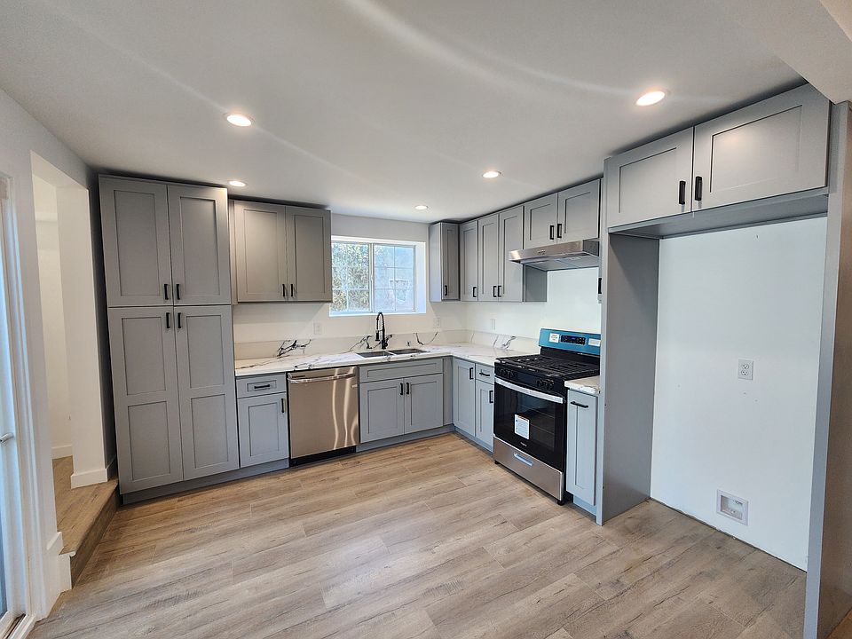 1st image of 10658 Vanora Dr #B