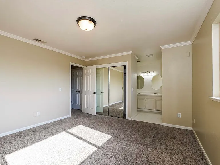 2844 Tiffany West Way — Photo 4
