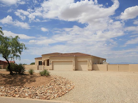 3rd image of 2961 E Consuelo Pl