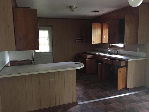 2nd image of 104 Frederick St