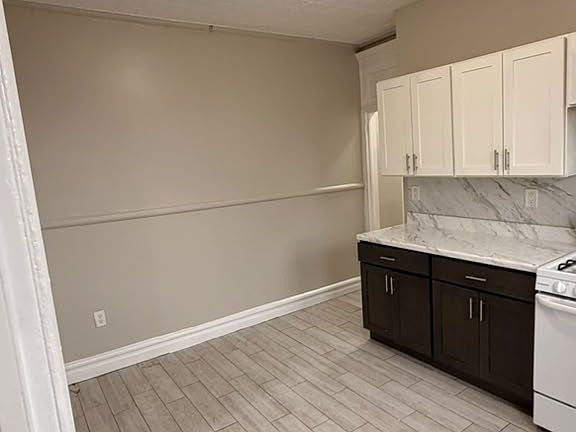 4th image of 13-15 Myrtle Ave #10