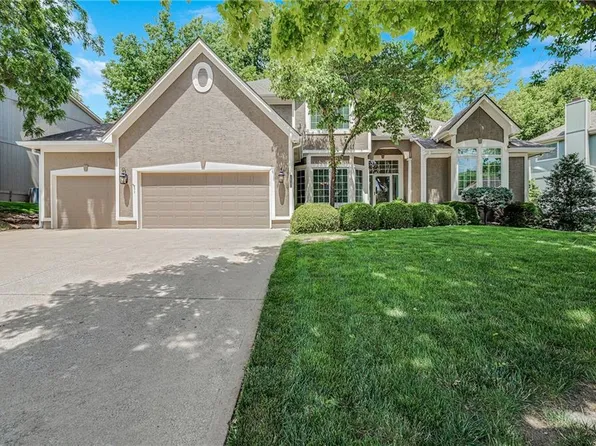 1617 SW Summit Valley Ln, Lees Summit, MO 64081