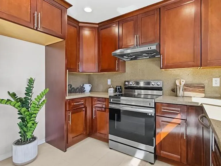 4636 Granada Way — Photo 8