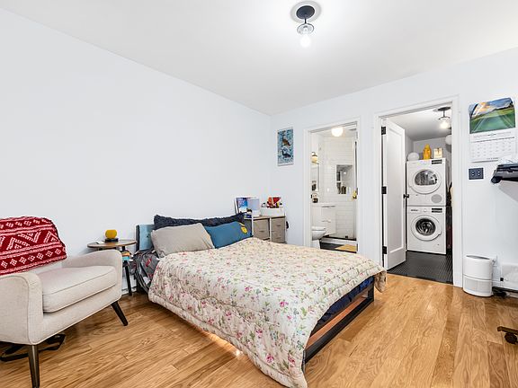 5th image of 222 Pacific St #1C
