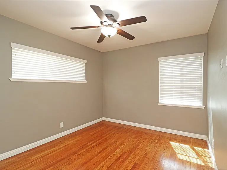 412 Catalpa Ave — Photo 11