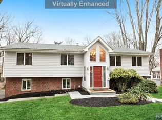 28 Smith St, Closter, NJ 07624