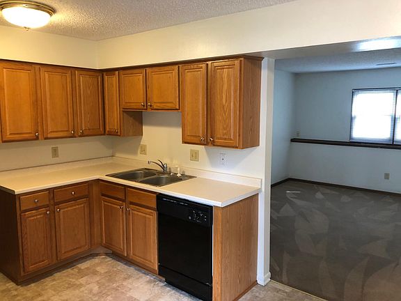 4th image of 903 Lyndale Dr