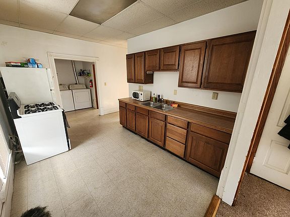 5th image of 616 Ferry St #3