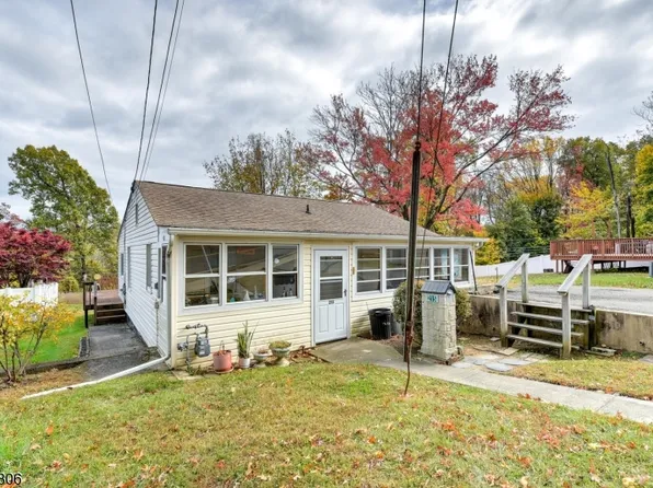 215 Washington Ave, Victory Gardens Boro, NJ 07801