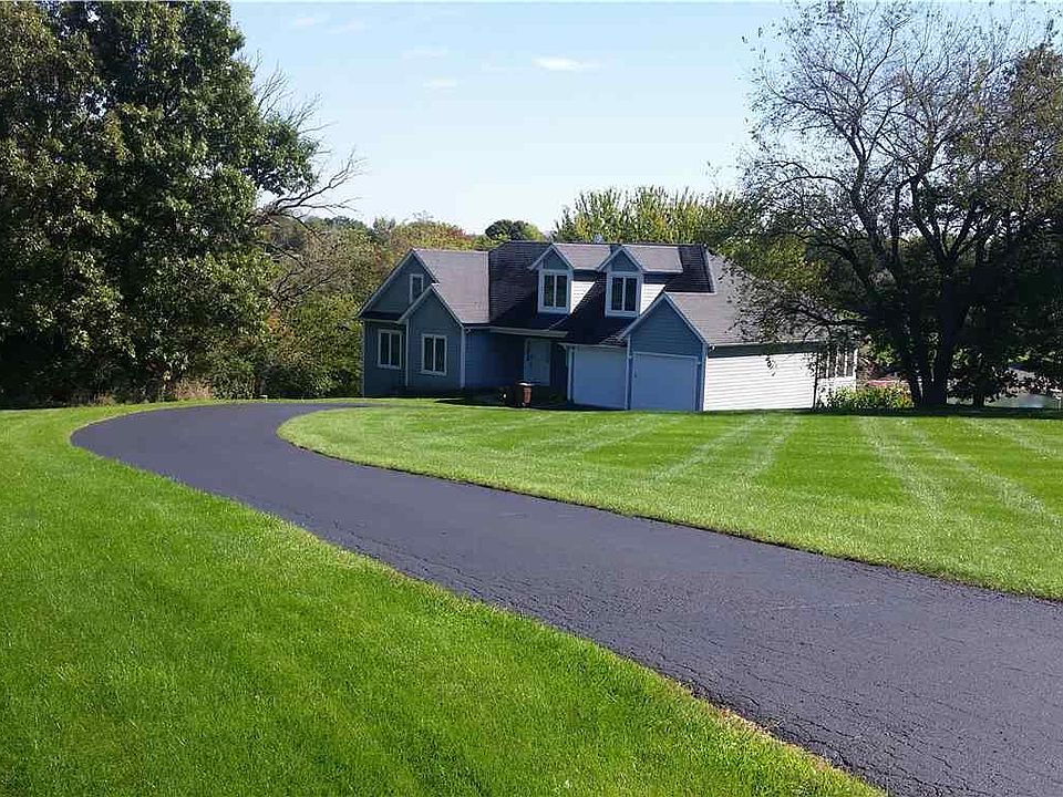 1st image of 28-29 Southview Dr