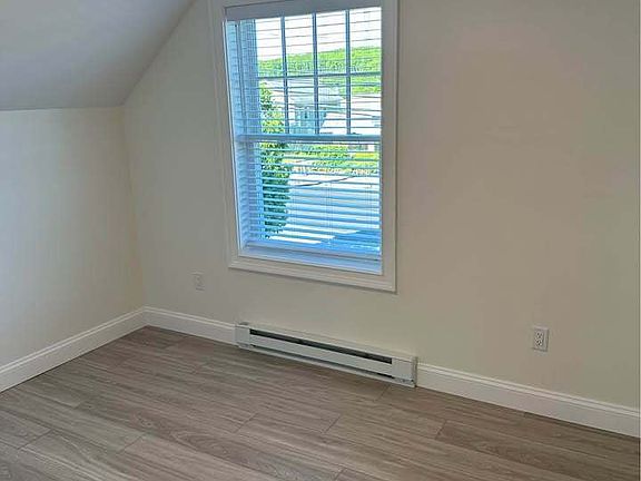 5th image of 309 Flanders Rd #2