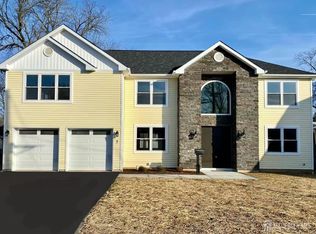7 Vale St, Edison, NJ 08817
