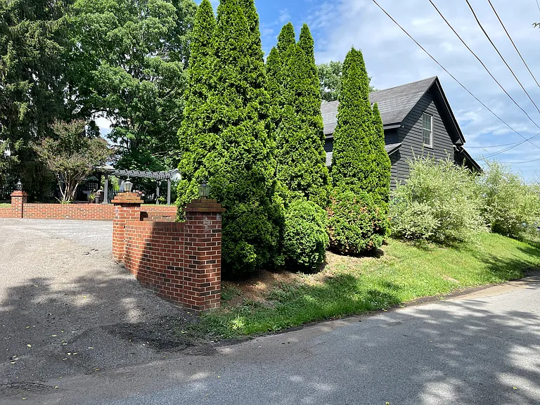 The Cottage as seen from Montague Street