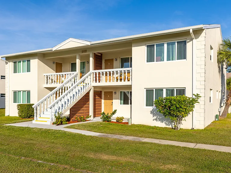 Vetra Indian Harbour Beach — Photo 17