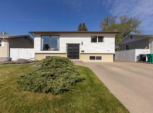2022 E 19th St N, Lethbridge, AB T1H 4A9