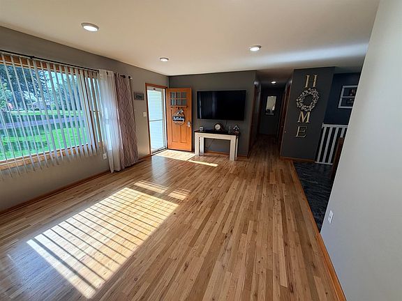 3rd image of 801 N Adams Ave