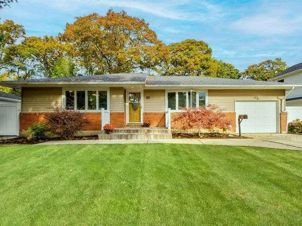 85 E Madison Street, East Islip, NY 11730