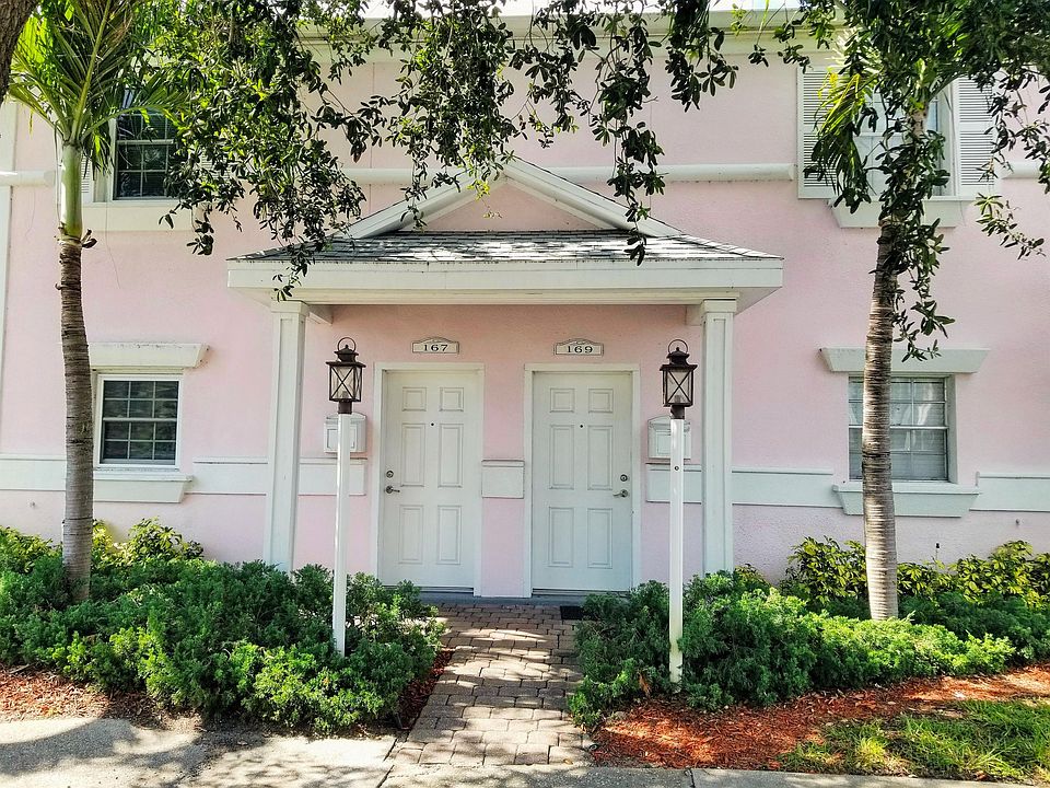 1st image of 169 Pompano Dr SE #1