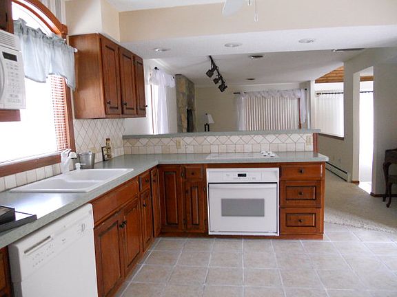 2nd image of 510 Eveningside Cir