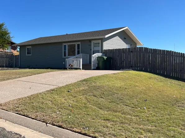 360 Arrowhead St, Colby, KS 67701