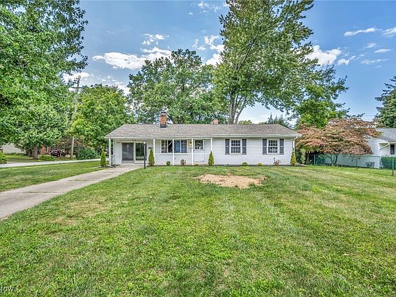 3rd image of 224 Larchwood Dr