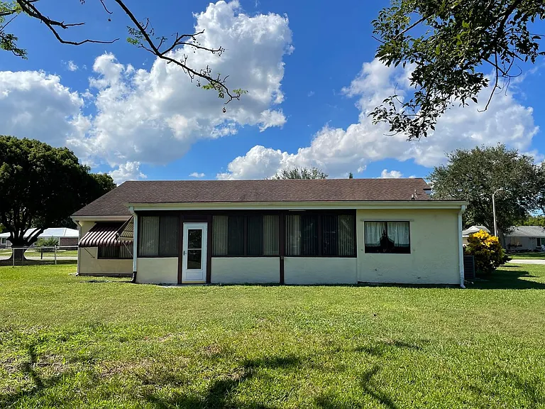 997 Mariposa Dr NE — Photo 15