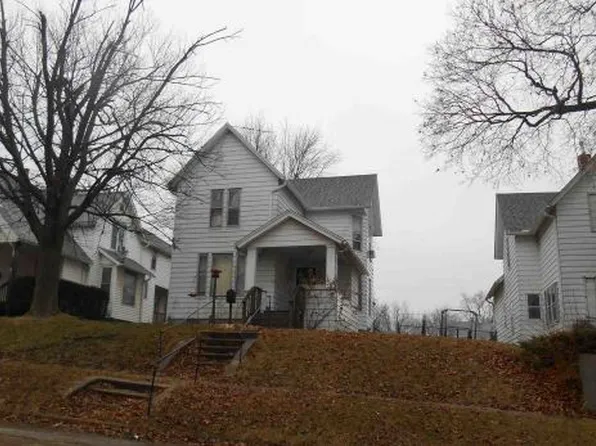 622 12th Ave S, Clinton, IA 52732
