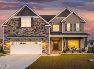 2221 Birch Hollow Dr, Winterville, NC 28590