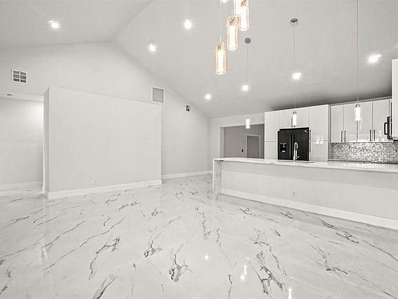 3rd image of 338 Palmetto St