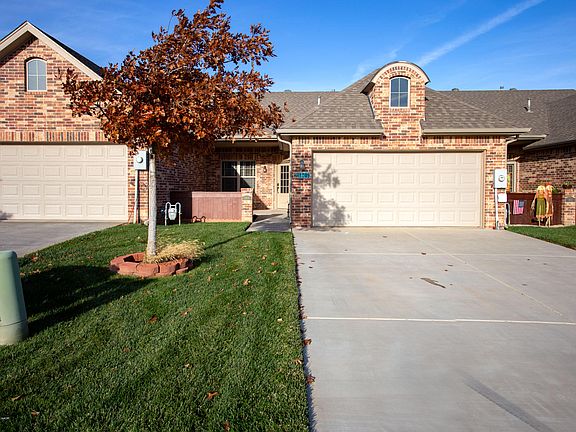 2nd image of 1009 Rosenda Ln
