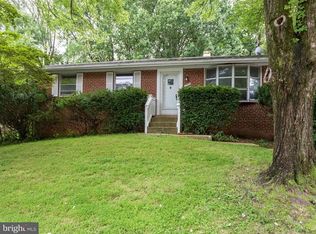 1107 Lakewood Dr SW, Vienna, VA 22180
