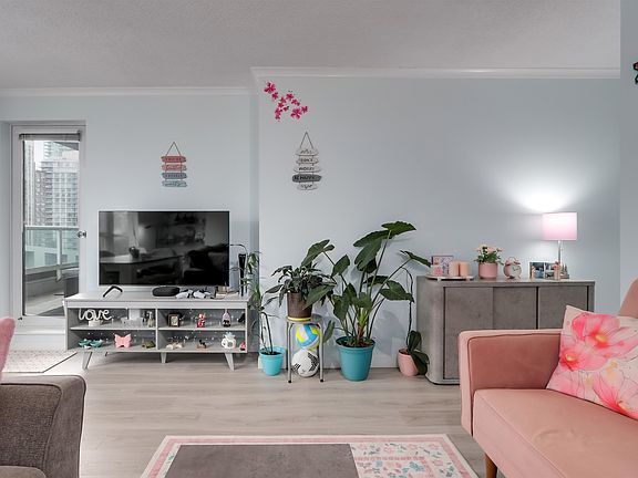 4th image of 1500 Howe St #1401