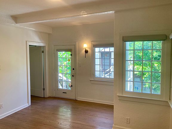 4th image of 2231 N Cahuenga Blvd