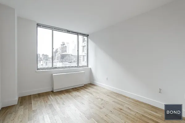 Rented by Bond New York | media 4