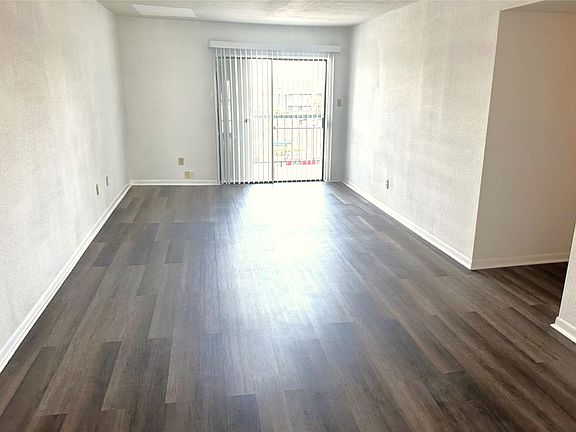 4th image of 2824 S Bartell Dr
