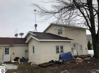 9485 E Colby Rd, Crystal, MI 48818