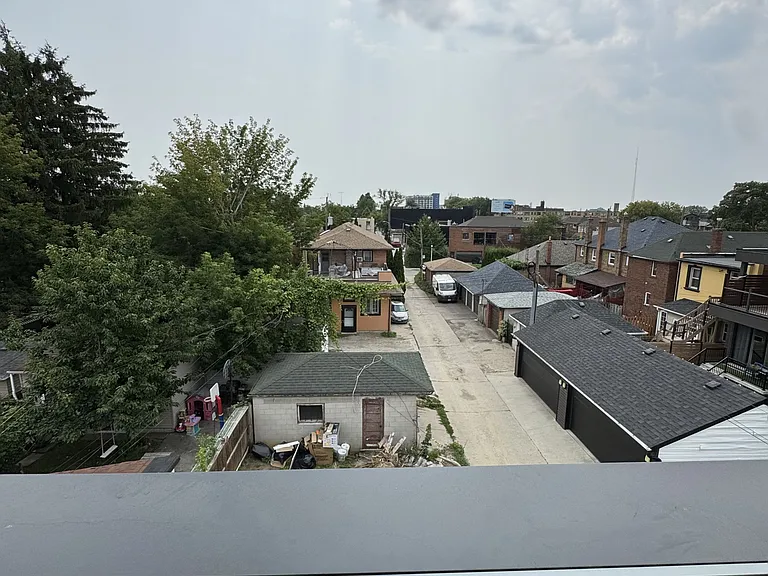 99 Ypres Rd #UPPER — Photo 12