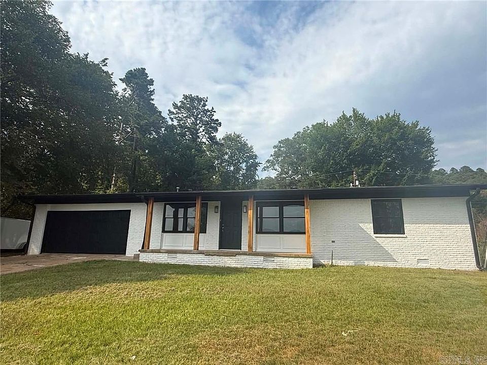 1st image of 2106 Military Dr
